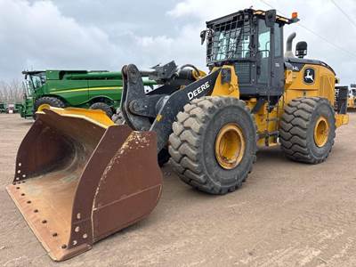John Deere 744L Wheel Loader