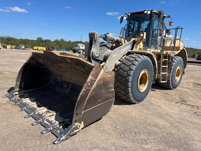 John Deere 824L Wheel Loader
