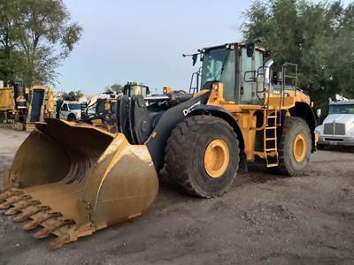 John Deere 844 Wheel Loader