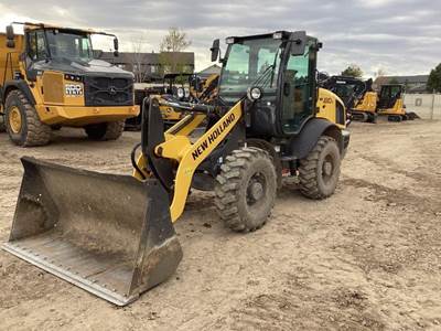 New Holland W80C Wheel Loader