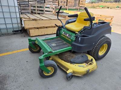 John Deere Z425 Zero Turn Mower