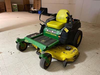 John Deere Z445 Zero Turn Mower