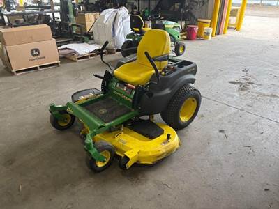 John Deere Z465 Zero Turn Mower