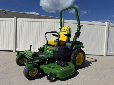 John Deere Z545R Zero Turn Mower