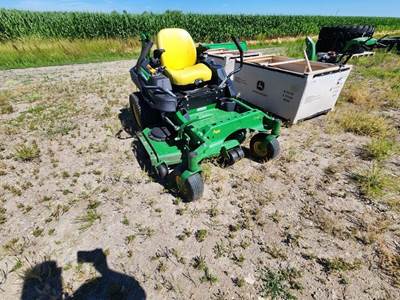 John Deere Z925M Zero Turn Mower