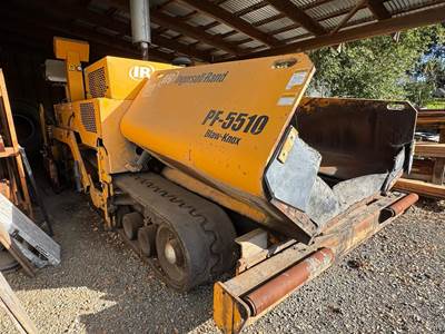 Blaw-Knox PF5510 Asphalt Paver