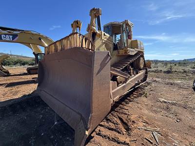 Caterpillar D9R Dozer