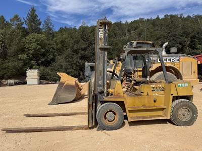 TCM FD70 Pneumatic Tire Forklift - 14900lb Capacity, 15ft Lift Height