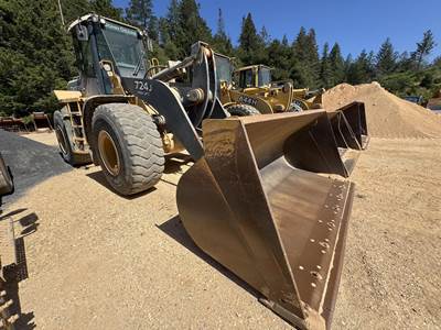 John Deere 724J Wheel Loader