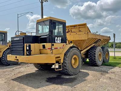 Caterpillar D400D Articulated Truck