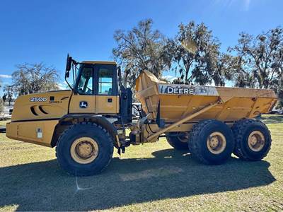 John Deere 250D Articulated Dump Truck
