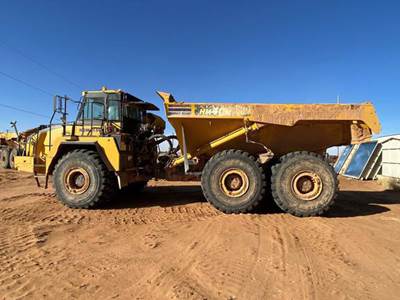 Komatsu HM400-5 Articulated Truck