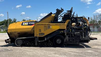 Caterpillar AP-1055F Asphalt Paver