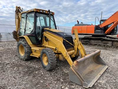 Caterpillar 420D Backhoe