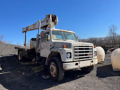 International S1900 Boom / Bucket Truck