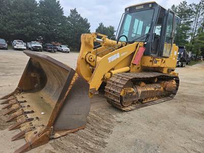John Deere 755C Crawler Loader