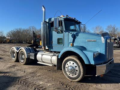 Kenworth T800 Day Cab Truck