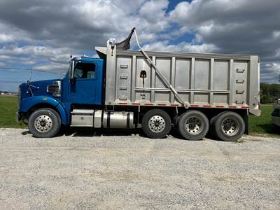 Freightliner Coronado 122 SD Dump Truck