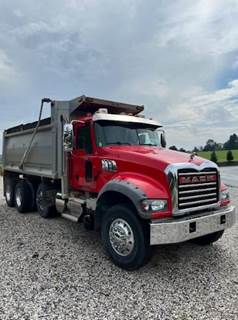 Mack Granite GU713 Dump Truck