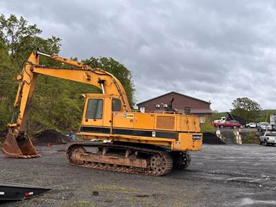 Caterpillar 235B Excavator