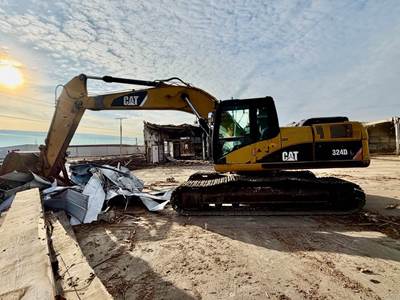 Caterpillar 324DL Excavator