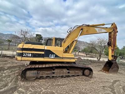 Caterpillar 325BL Excavator