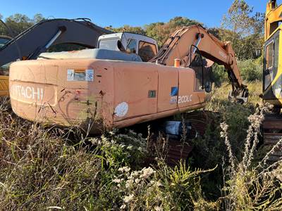 Hitachi EX200-5 Excavator