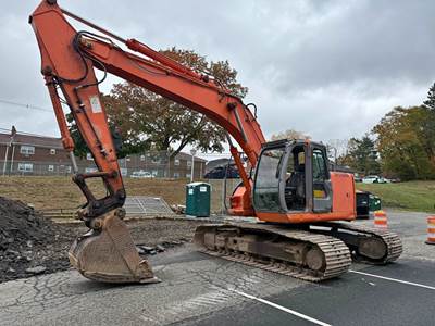 Hitachi ZX225US LC Excavator