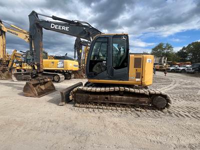 John Deere 135D Excavator