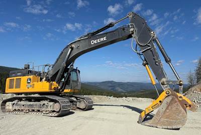 John Deere 470P Excavator
