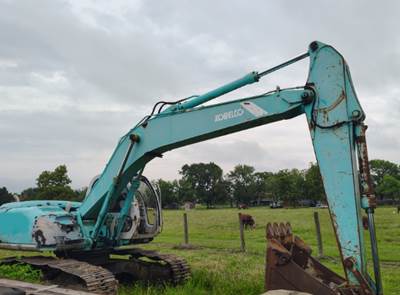 Kobelco SK200LC-5 Excavator