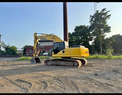Komatsu PC200LC-7 Excavator