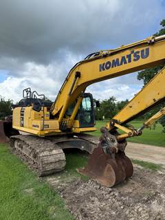 Komatsu PC210LC-11 Excavator