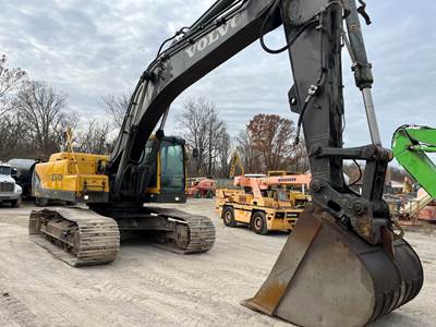 Volvo EC330B LC Excavator