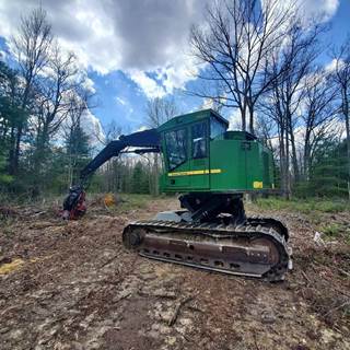 John Deere 759JH Harvester