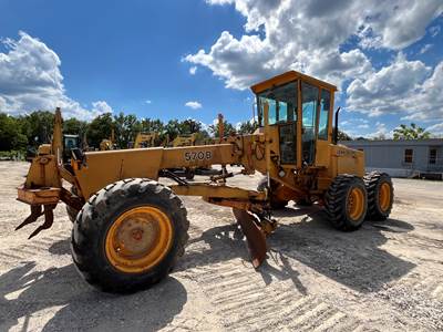 John Deere 570B Motor Grader
