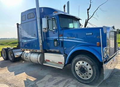 International 9.30E+03 Truck