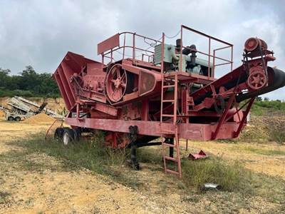 Pioneer 2436 Screening Plant