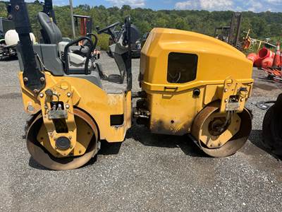 Caterpillar CB36B Smooth Drum Roller Compactor
