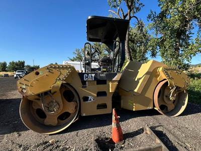 Caterpillar CB54 Tandem Vibratory Roller