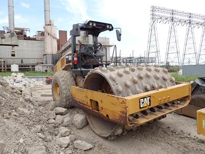 Caterpillar CS56B Smooth Drum Roller Compactor