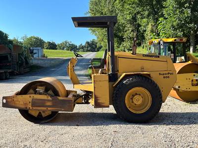 Champion SuperPac 600 Smooth Drum Roller Compactor