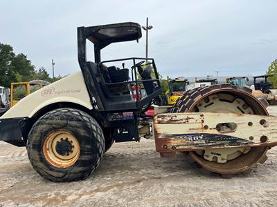 Ingersoll-Rand SD116DX Smooth Drum Roller Compactor