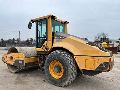 Volvo SD115B Smooth Drum Roller Compactor