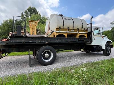 International 4900 Water Truck