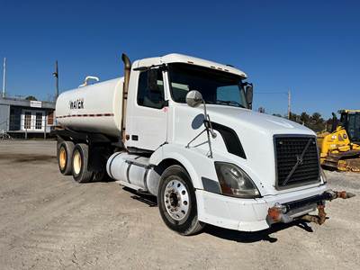 Volvo VNL Water Truck