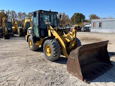 Caterpillar 906 Wheel Loader
