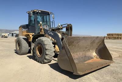 John Deere 724K Wheel Loader
