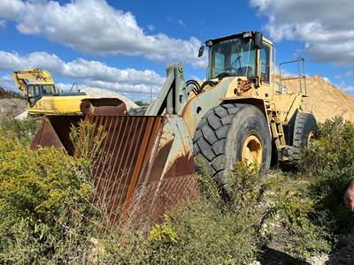 Volvo L220D Wheel Loader