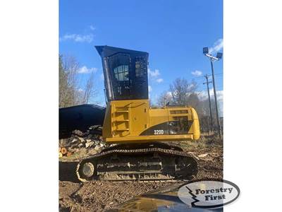 Caterpillar 320D FM Log Loader